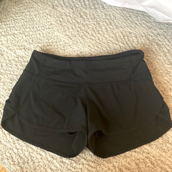 lululemon athletica Pants - Lululemon Black Speed-Up Low-Rise Lined Shorts 2.5" Size 2